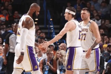 东契奇谈詹姆斯&amp;amp;里夫斯：我们都懂篮球，我们还有提升空间|湖人|骑士|卢卡-东契奇|奥斯汀·里夫斯|克利夫兰骑士队_新浪体育_新浪新闻